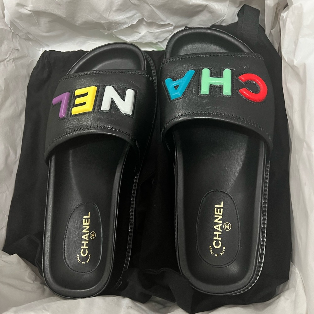 Chanel S22 Black Lambskin Multicolor letter log slide Sz 36